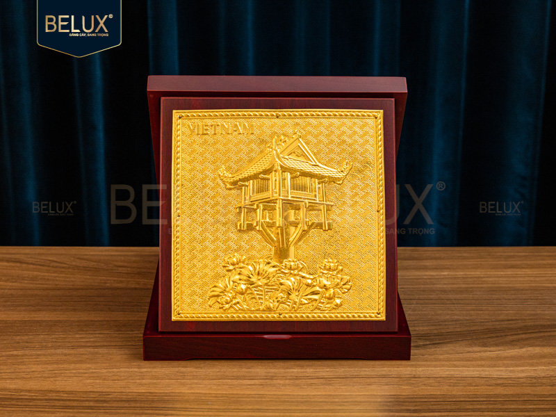 Hộp gỗ mặt vuông Chùa Một Cột mạ vàng 24k 23x23cm